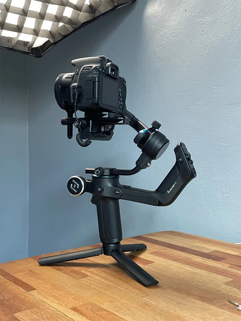 Gimbal Feiyutech Scorp-C 3 Ejes para DSLR y Mirrorless – Estabilizador de Cámara Anti-Vibración