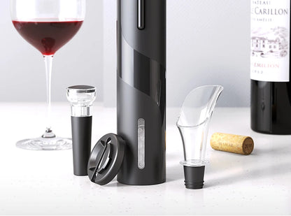 Primer plano de un abridor de vino automático con cortador de papel aluminio incluido, diseño moderno y funcional